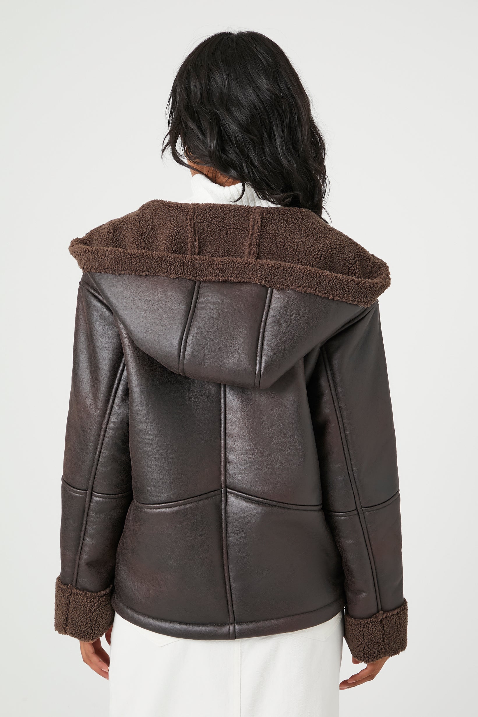 Blouson en similicuir avec liséré de Sherpa et fermeture à glissière