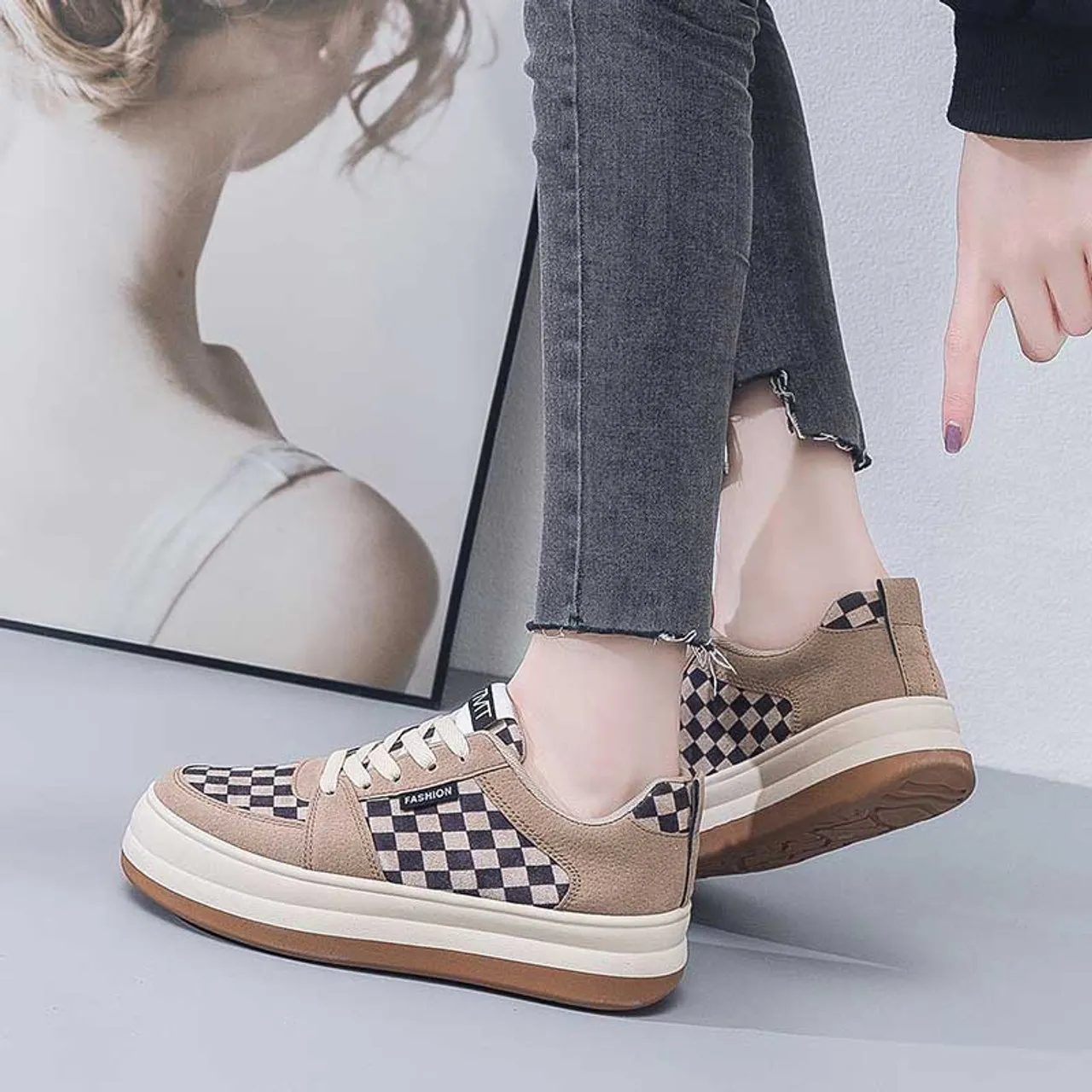 Brown check pattern lace up shoe sneaker