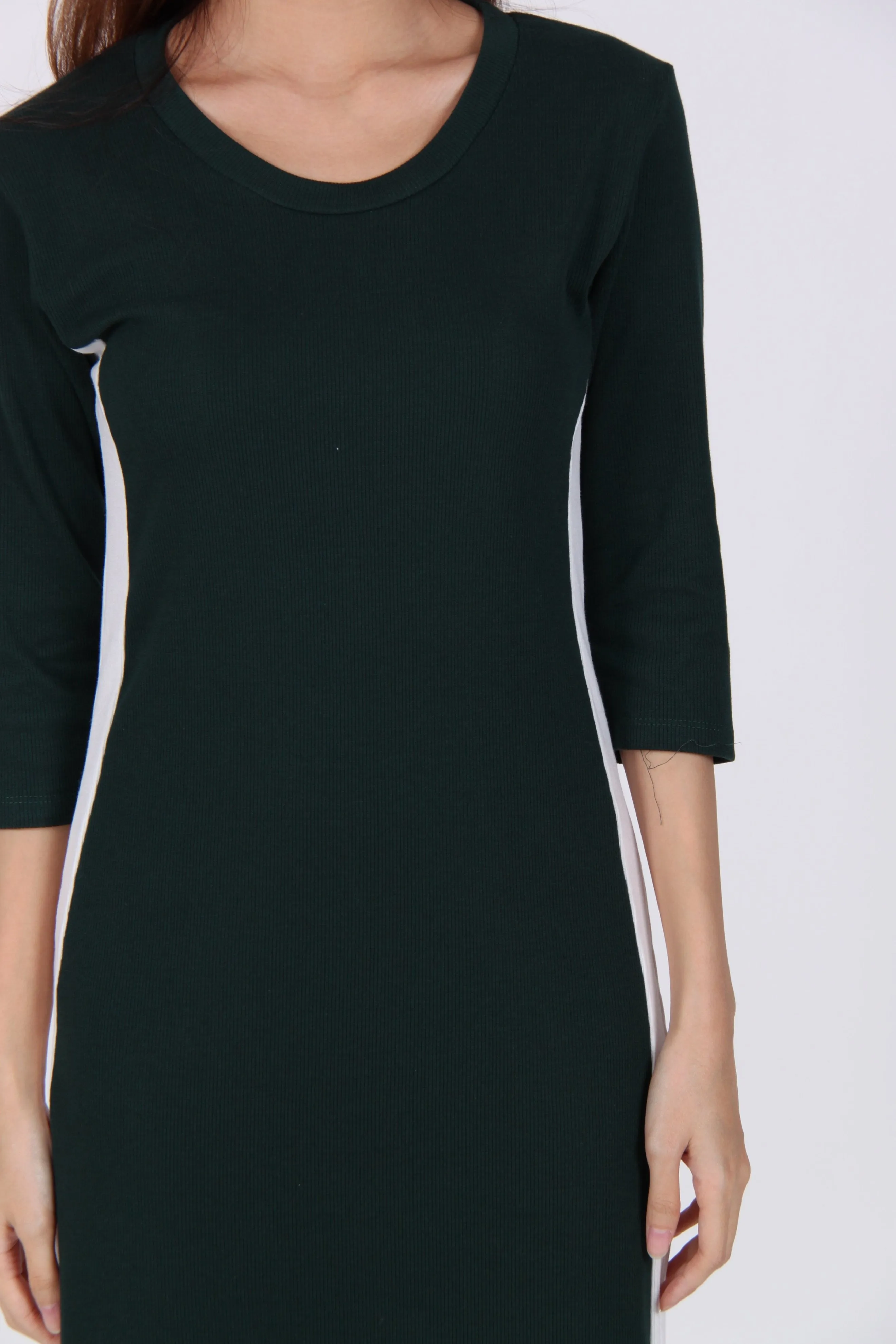 Contrast Quarter Sleeve Side Slit Midi Dress in Dark Green