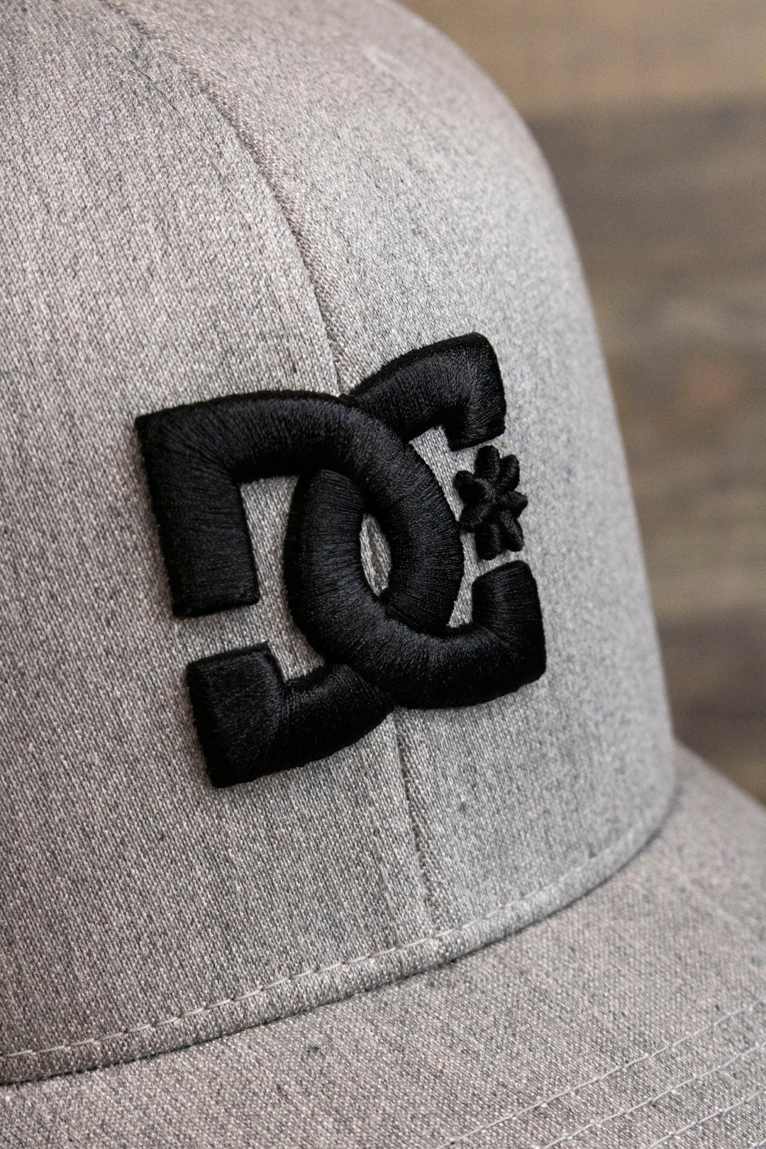 Light Gray Bentbrim Skater Hat | DC Shoes Black Bottom Heather Gray Flexfit Cap