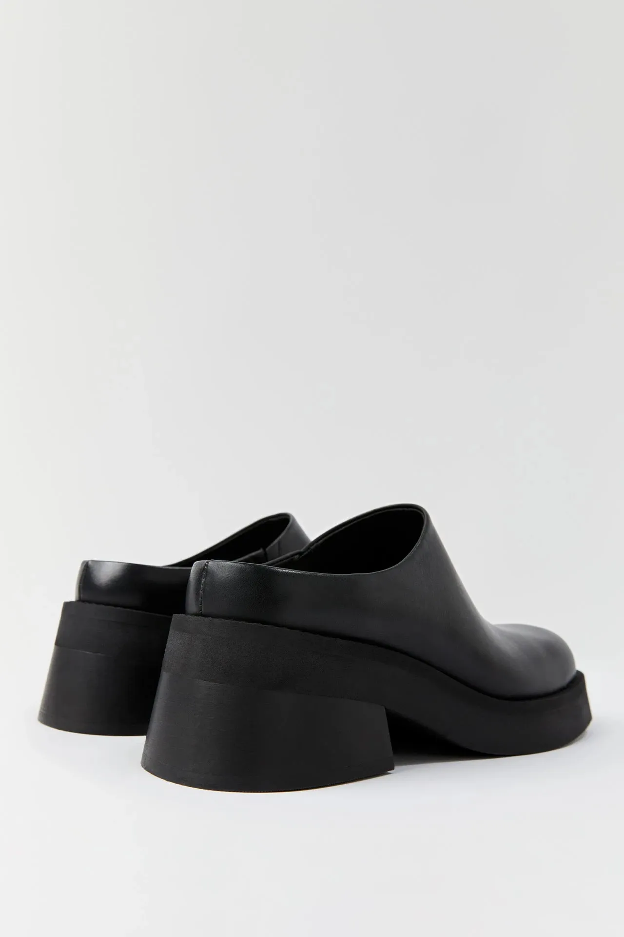 Miista Odile Mule Black